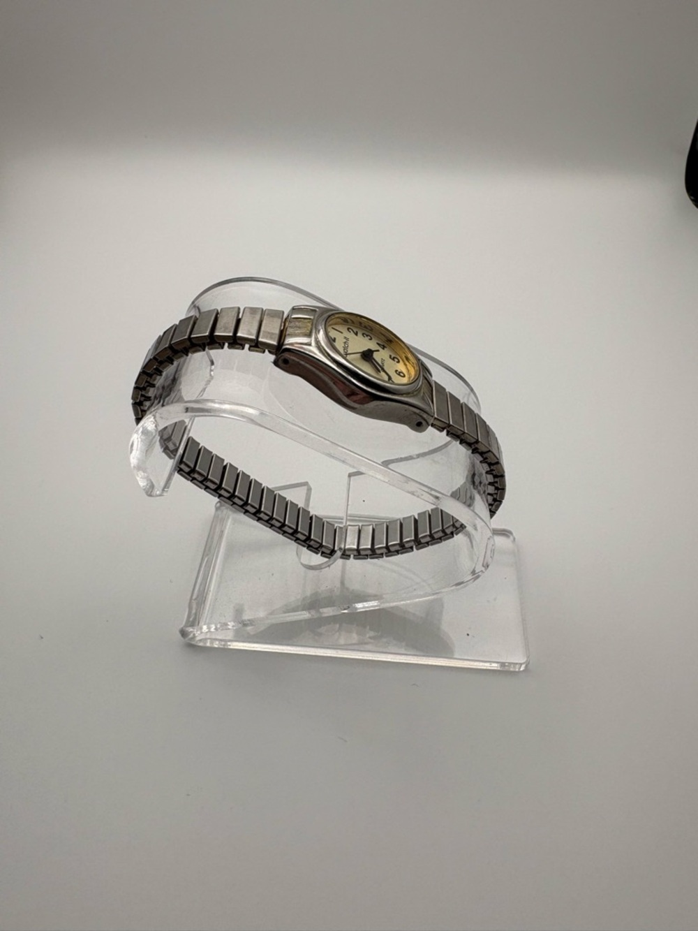 Vintage Watch-It Women’s Silvertone Dainty Watch Flex Band - Picture 4 of 5